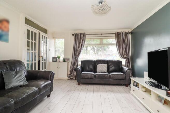 Lindsworth Close, Warrington photo 5