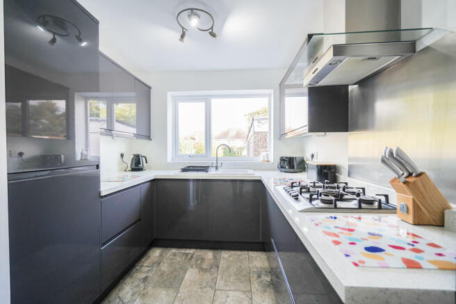 Warwick Drive , Mansfield, NG18 3AE photo 4
