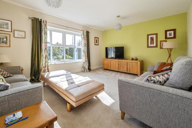 4 bed Detached Bungalow for sale Image 8