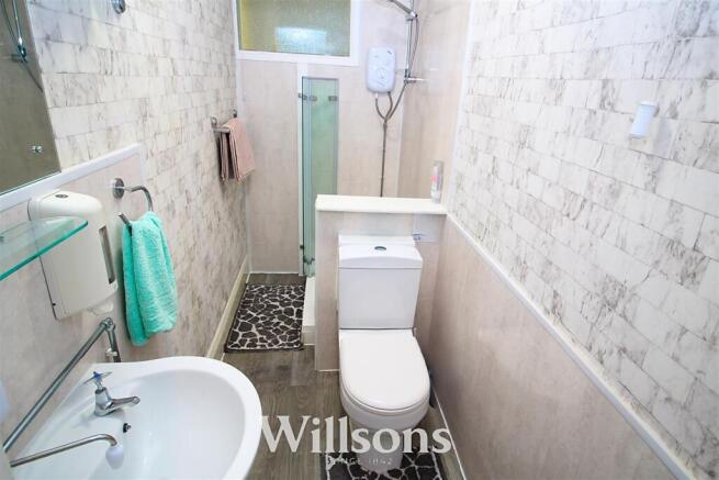 flat 2 shower rm.jpg