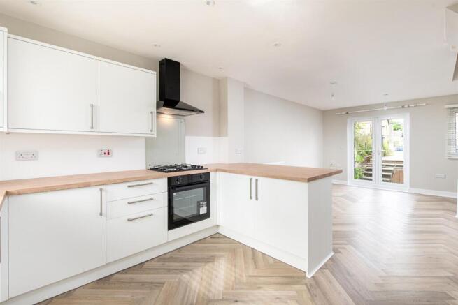 Kitchen_3.jpg