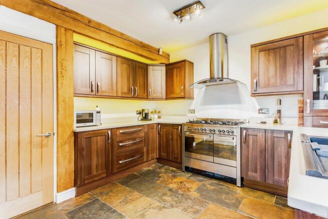3 bed Detached for sale Image 8