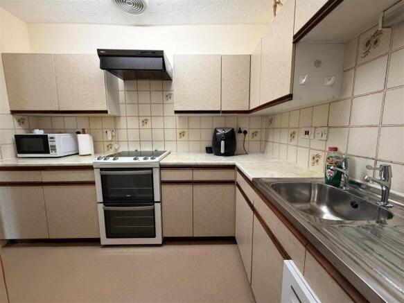 kitchen 1.jpg