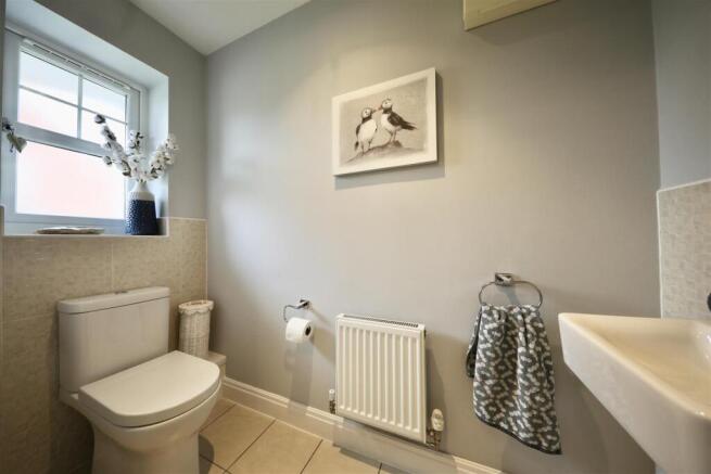 4 bed Detached for sale Image 9