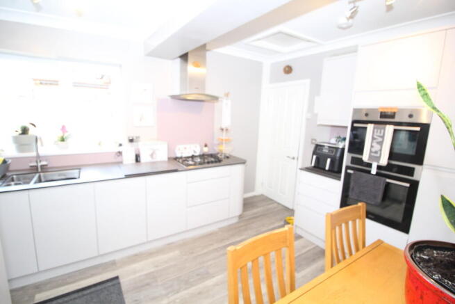 2 bed Semi-Detached Bungalow for sale Image 10