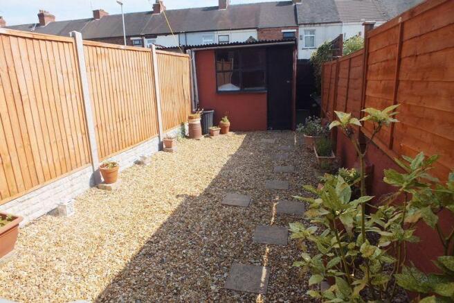 REAR GARDEN SHOWING