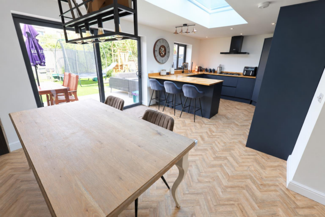 SA Kitchen Dining Room a.png