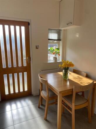 Kitchen Dining Area.jpg