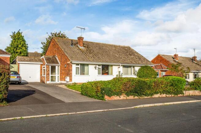 2-bed semi-detached on Prestbury Drive, Warminster, BA12, £250,000