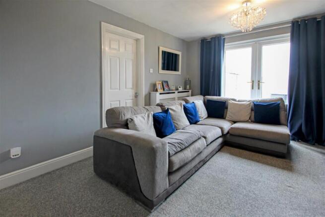 LOUNGE/ DINING ROOM
