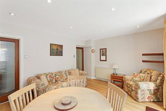 4 bed Terraced for sale Image 6