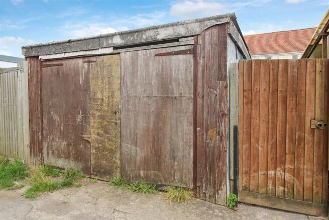 Garage via rear access lane.jpg