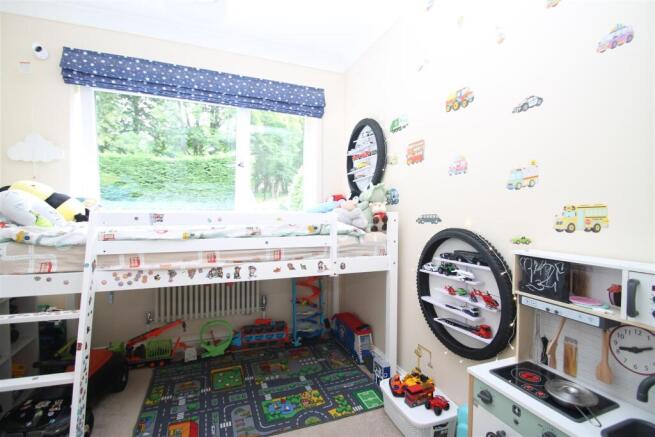 2 bed Flat for sale Image 6