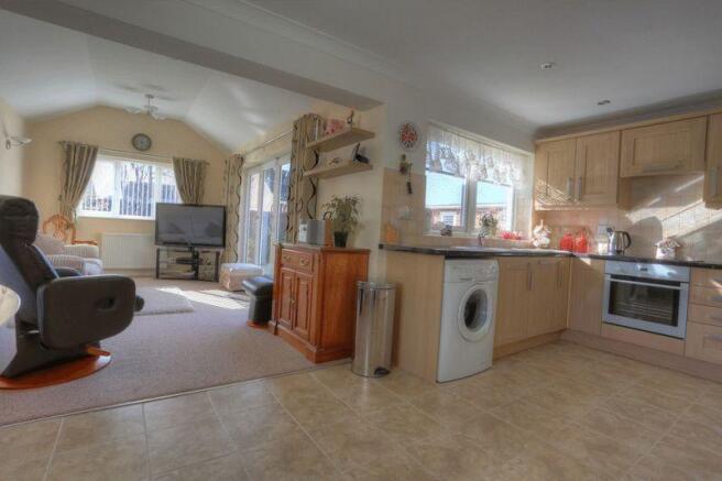Kitchen / Gard...