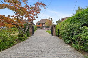 23, Summerhill Close, Haywards Heath RH16 1QY