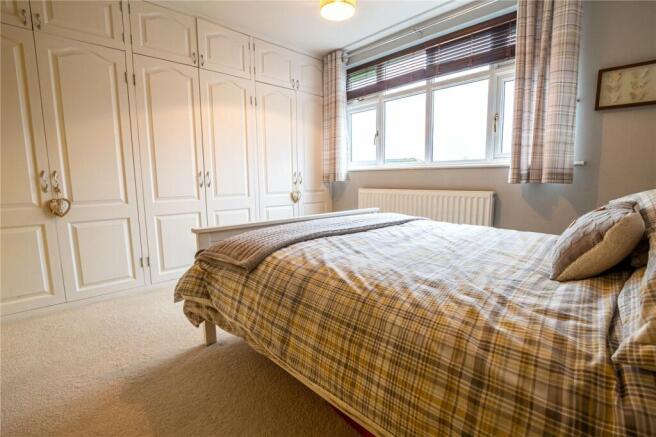 Bedroom 2 (2)