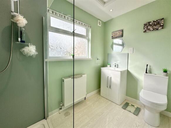 Shower Room.JPG