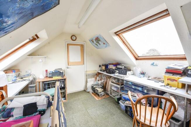 LOFT ROOM/OFFICE