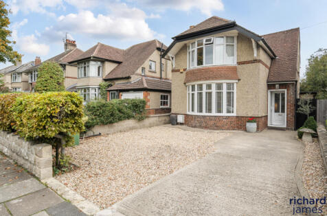 Corby Avenue, Lakeside, Swindon, SN3