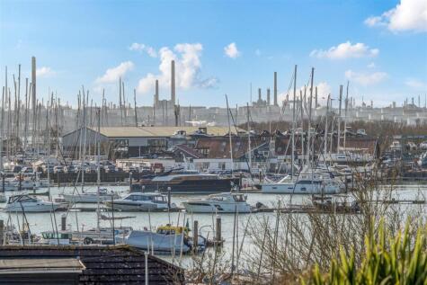 Thornton Avenue, Warsash