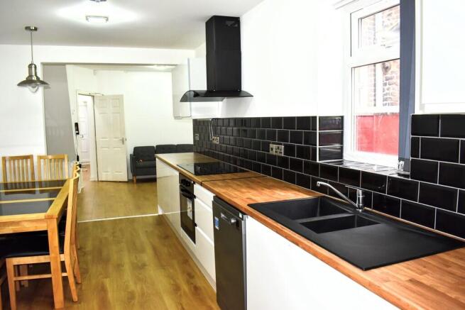Kitchen & Lou...