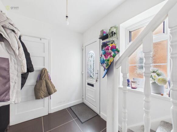 cam05591g0pr0177still023