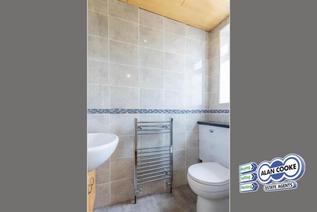 3 bed Semi-Detached for sale Image 9