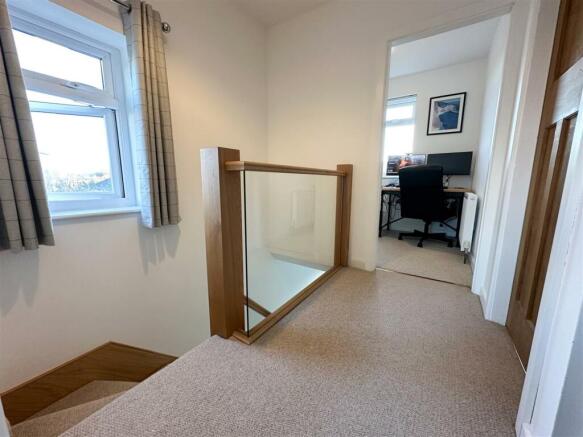 FIRST FLOOR LANDING AND STAIRS