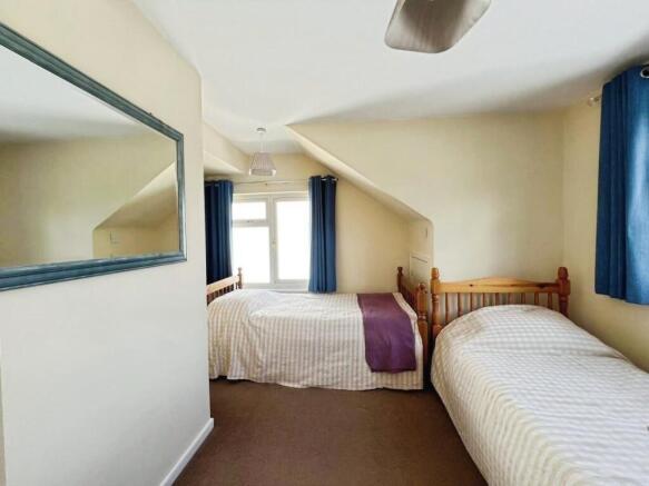 pbox-bedroom-344492.JPG
