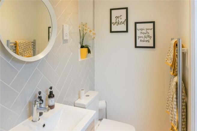 Gf Shower Room