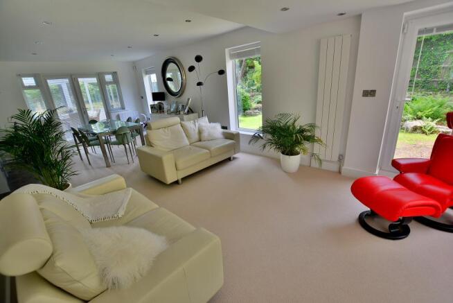 Lounge/dining room