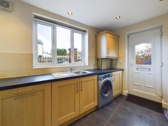 1 bed Apartment to rent Image 5