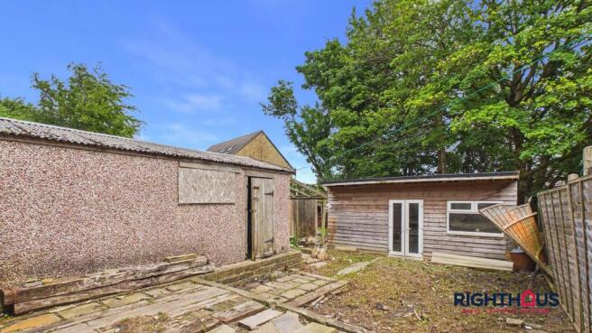 3 bed Terraced for sale Image 10