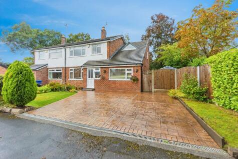 Moorland Drive, Cheadle Hulme, SK8