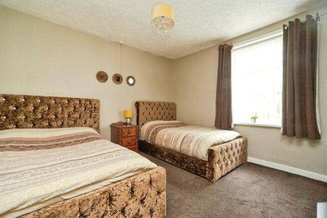3 bed Terraced for sale Image 9