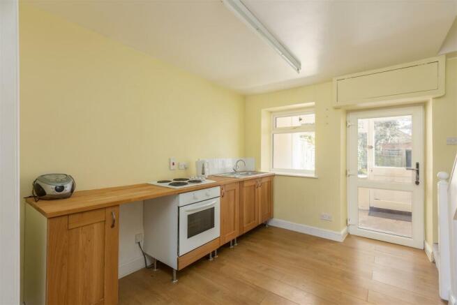 Scarborough Road 76 Kitchen-4.jpg