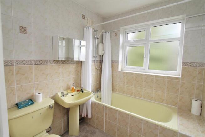 Bathroom.JPG