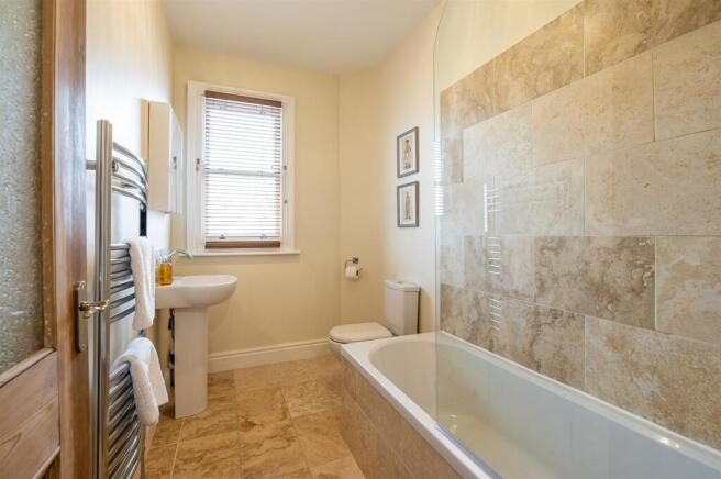 4 bed Terraced for sale Image 12