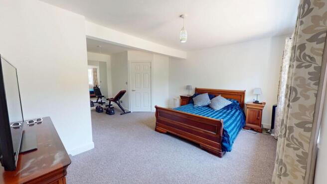 3 bed Semi-Detached for sale Image 10
