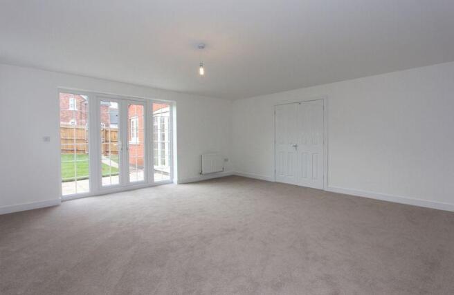 SPACIOUS LOUNGE