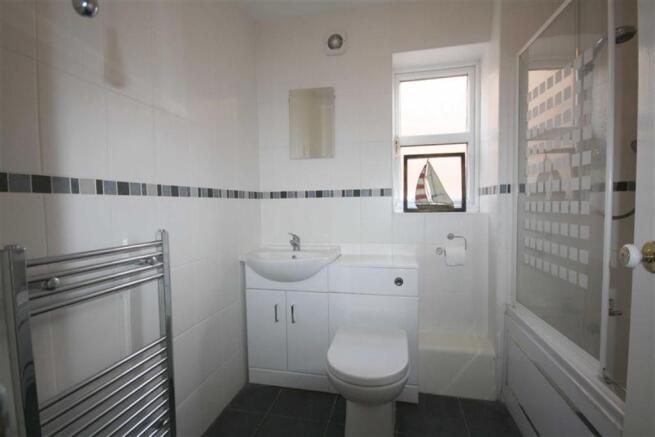 FAMILY BATHROOM/WC