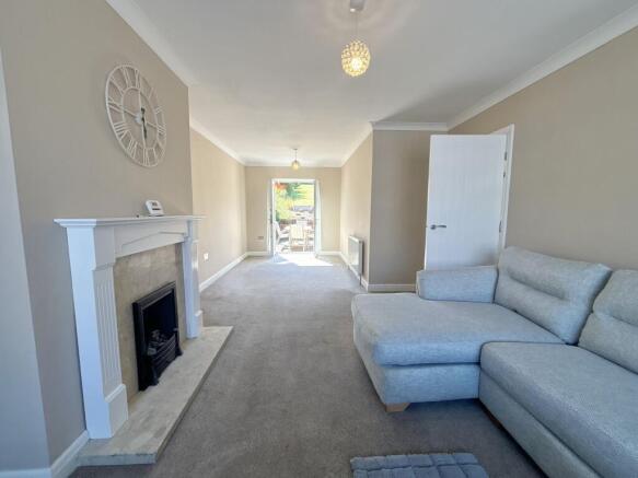3 bed Semi-Detached to rent Image 7
