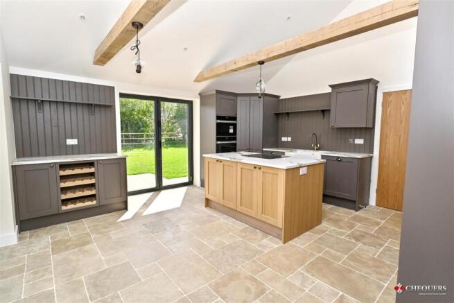 Kitchen/ Dining room