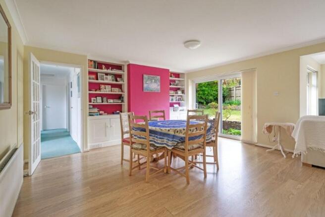Sitting/dining room