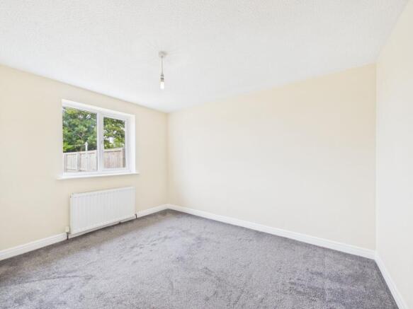 2 bed Semi-Detached Bungalow to rent Image 6