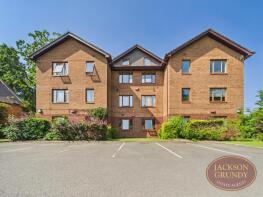 Flat 6, 127 Park View, Harlestone Road, Northampton NN5 6AA
