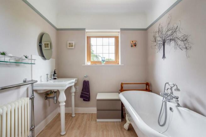 74022_8 Highland Road Wimborne (24)_low.jpg