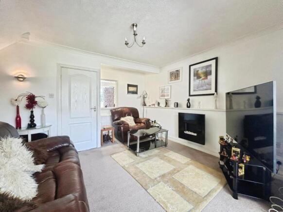 4 bed Detached Bungalow for sale Image 7