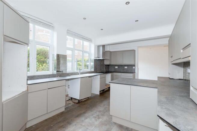Rye Close, Worthing photo 4
