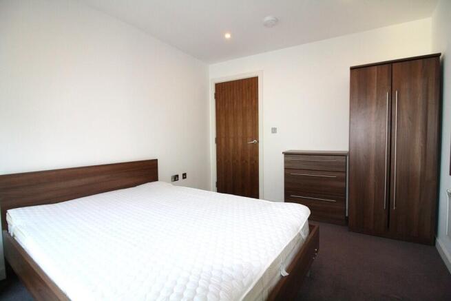2 bed Apartment to rent Image 8